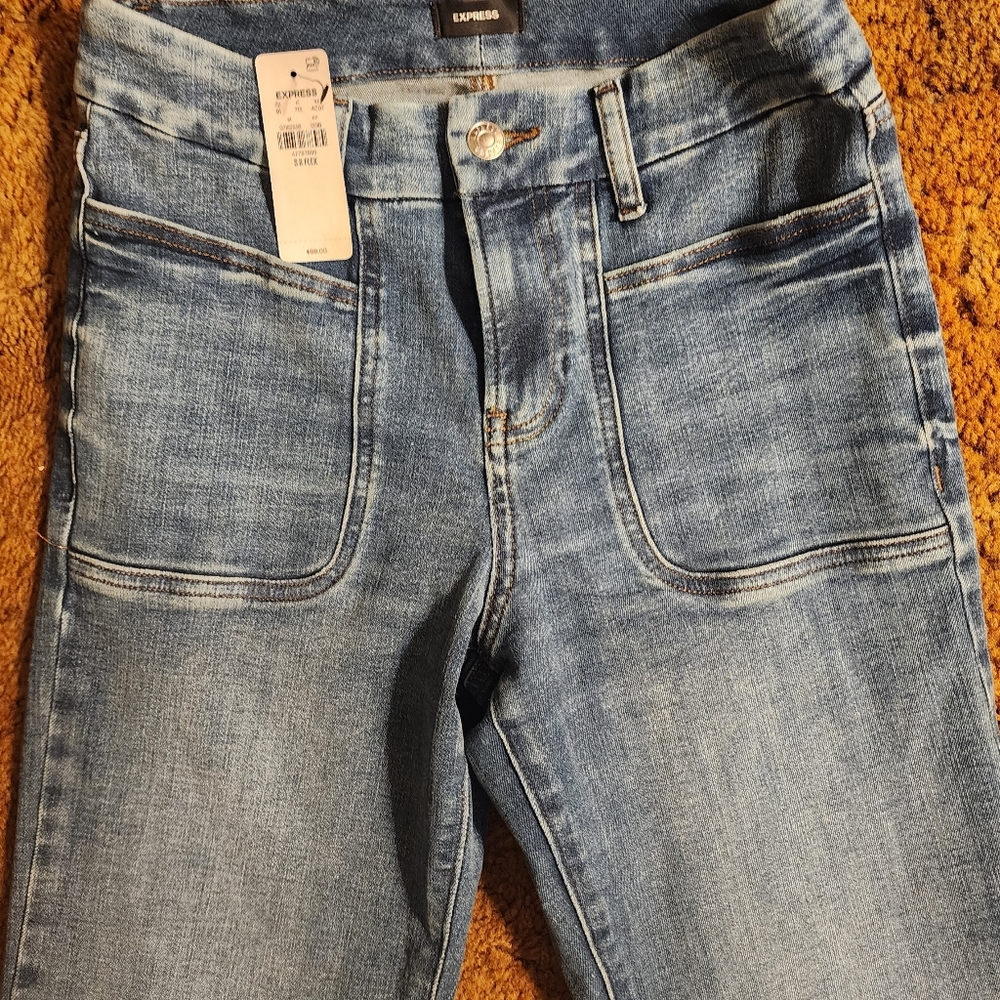 Express Women's Mid Rise Medium Wash FlexX '70s Flare Jeans - Picture 7 of 15